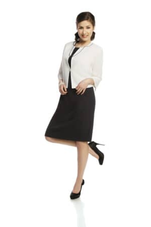 Елегантно бяло сако с 3/4 ръкав и едно копче - черни декорации