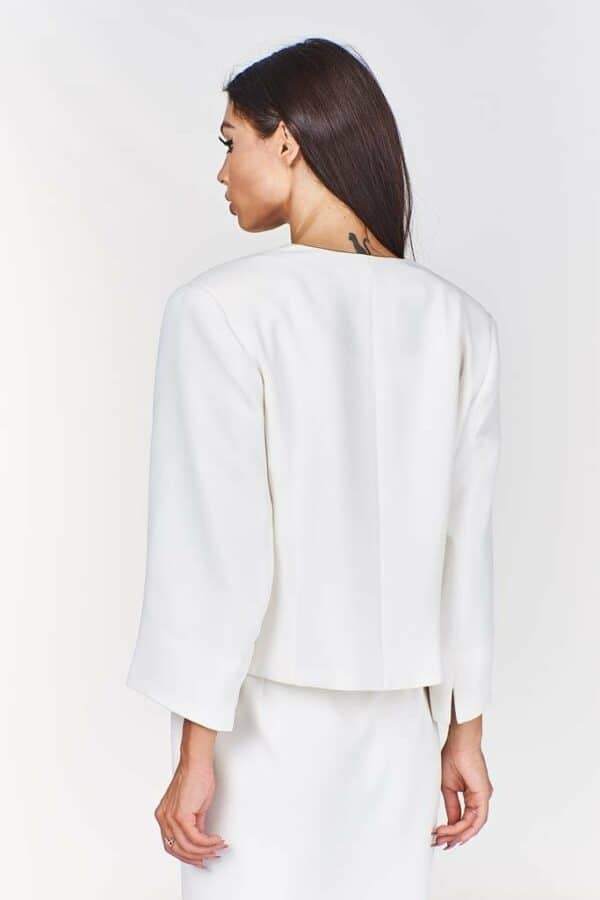 Бяло дамско сако с 3/4 ръкав и сиви гарнитури