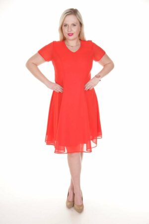 Червена разкроена рокля от шифон с къс ръкав