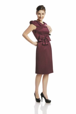 Официална сатенена рокля в цвят патладжан - колан с брошка