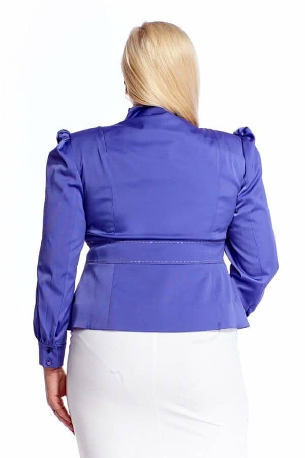 Светло синьо дамско сако с дълъг буфан ръкав