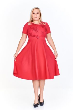 Малинено червена разкроена официална макси рокля декорирана с дантела