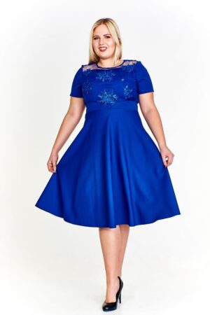Наситено синя разкроена официална макси рокля декорирана с дантела