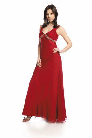 Дълга червена копринена рокля декорирана с мъниста