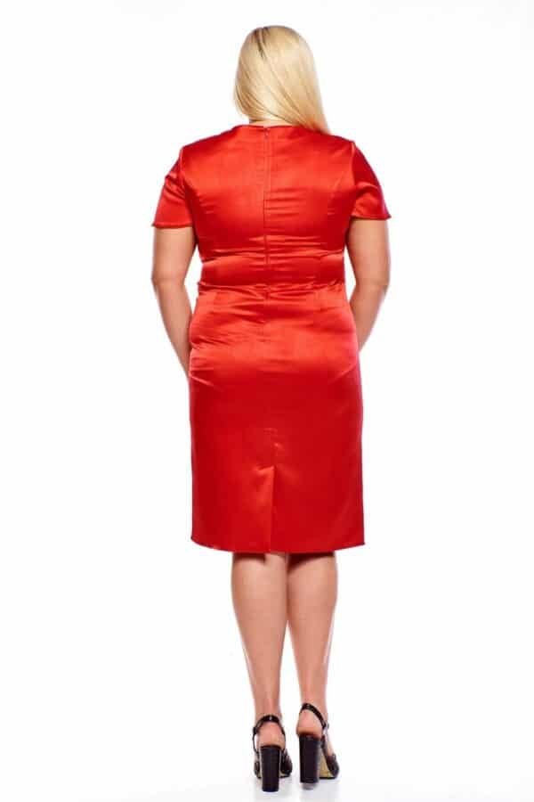 Официална рокля в цвят малиново червено от сатен и дантела