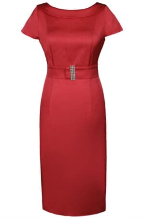 Червена дамска рокля с къс ръкав и колан с декорация