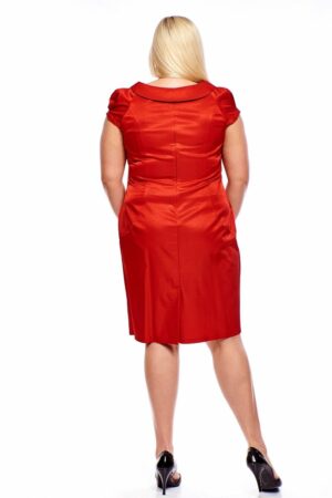 Червена официална рокля с къс ръкав и обърната яка