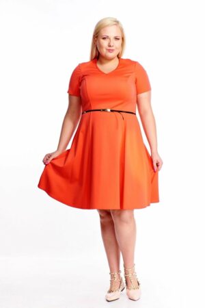 Трикотажна оранжева разкроена рокля с къс ръкав и колан