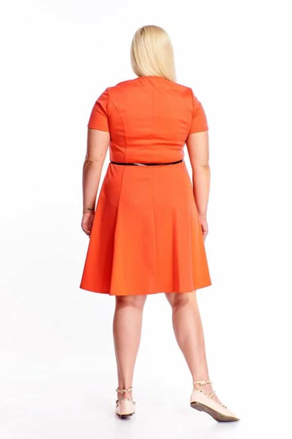 Трикотажна оранжева разкроена рокля с къс ръкав и колан
