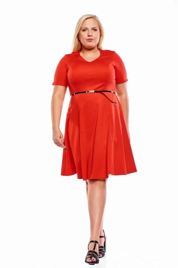 Трикотажна червена разкроена рокля с къс ръкав и колан