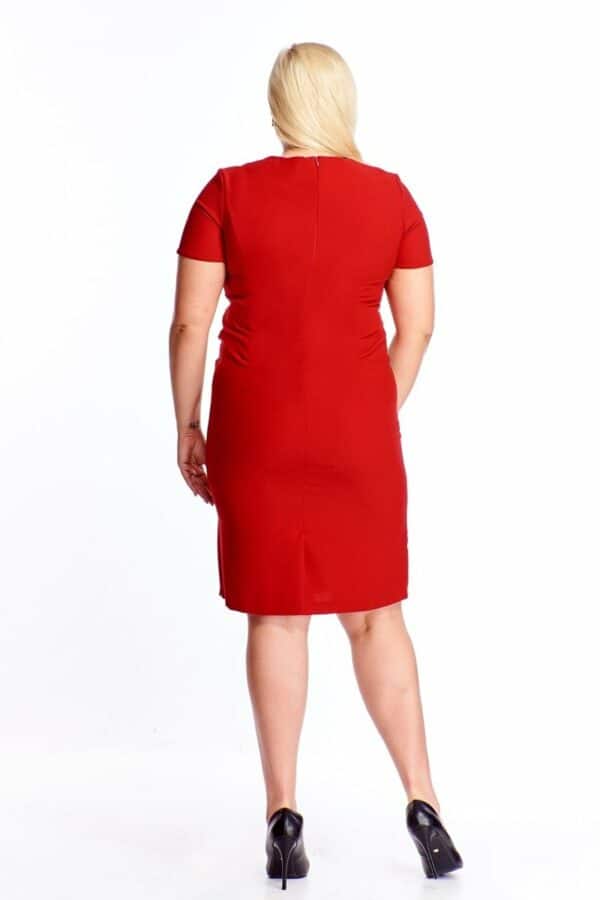 Вталена тъмно червена рокля с къс ръкав и бежови платки - дикорация панделка
