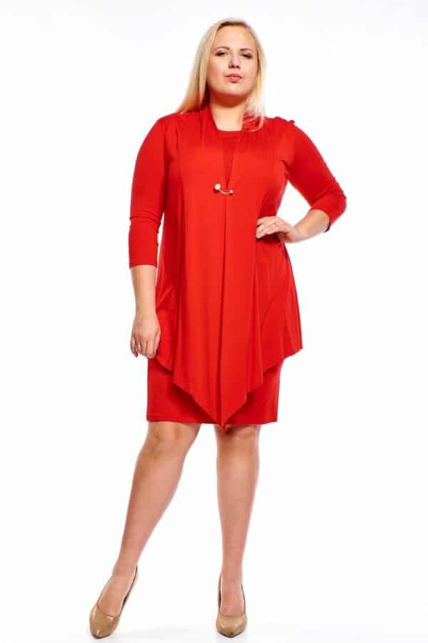 Червена макси рокля от трико с 3/4 ръкав и декоративна брошка