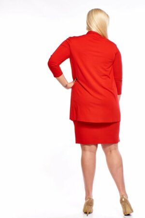 Червена макси рокля от трико с 3/4 ръкав и декоративна брошка