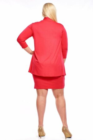 Макси рокля от трико с 3/4 ръкав и декоративна брошка - малинено червено