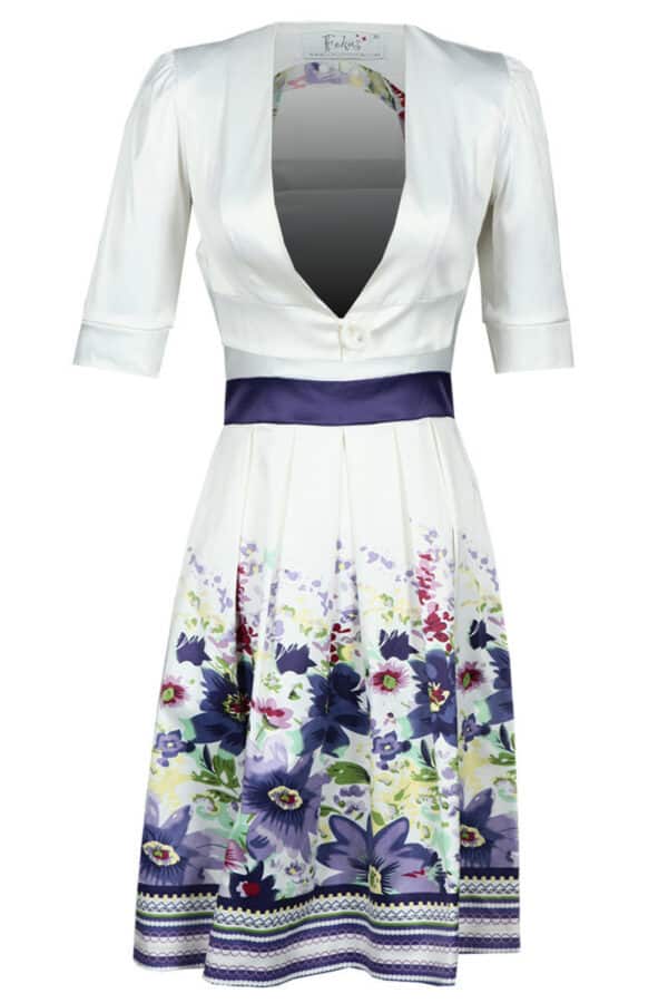 Официален сатенен костюм бяла рокля на цветя в лилаво и синьо и късо сако