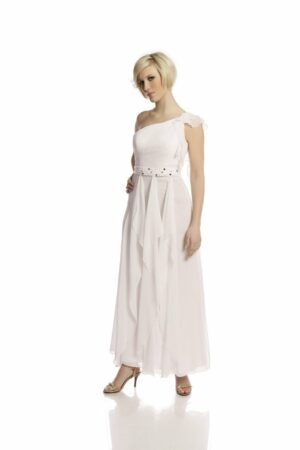 Бяла рокля от шифон на волани с едно рамо