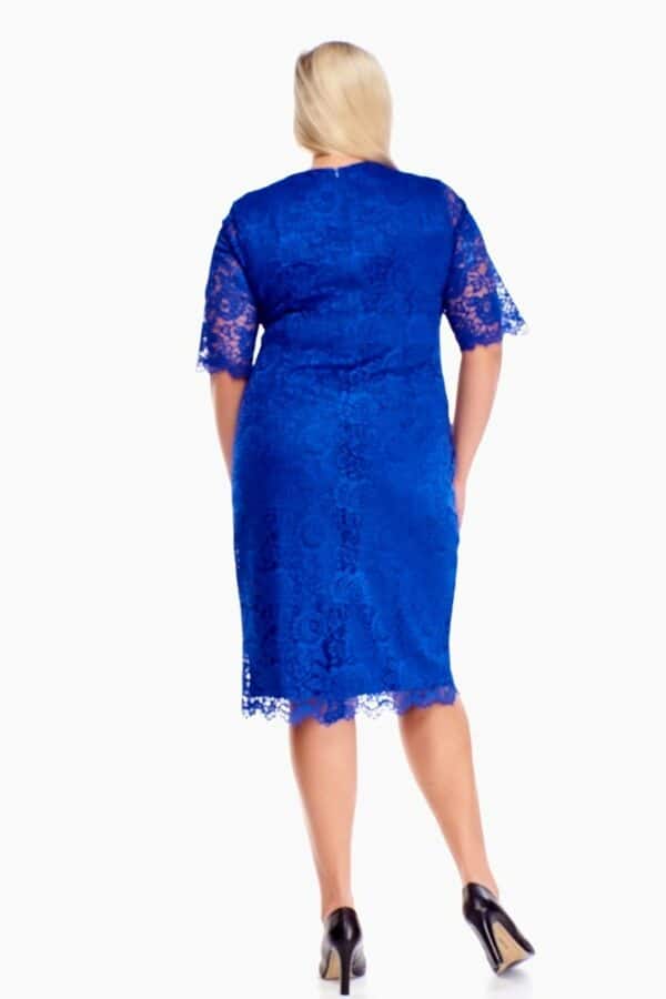 Елегантна синя дантелена рокля с къс ръкав
