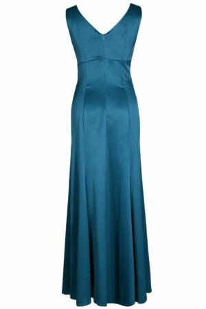 Дълга официална рокля в цвят небесно синьо декорирана с кристали