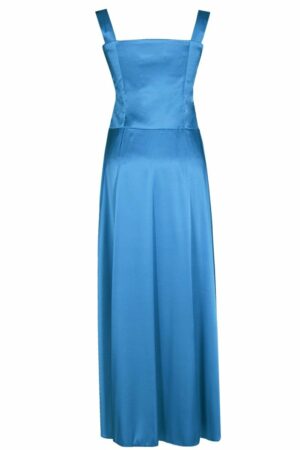 Дълга сатенена рокля с презрамки в цвят лазурно синя
