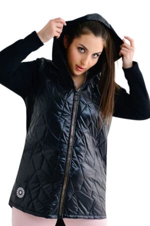 Черно дамско яке-суичър с качулка 1067