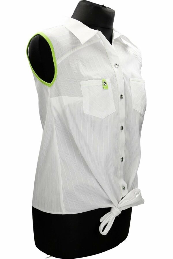 Лека бяла дамска риза без ръкав със зелени гарнитури и връзка - фигурално райе