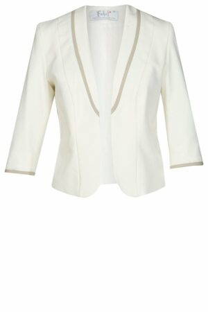 Елегантно бяло сако с 3/4 ръкав и бежови гарнитури