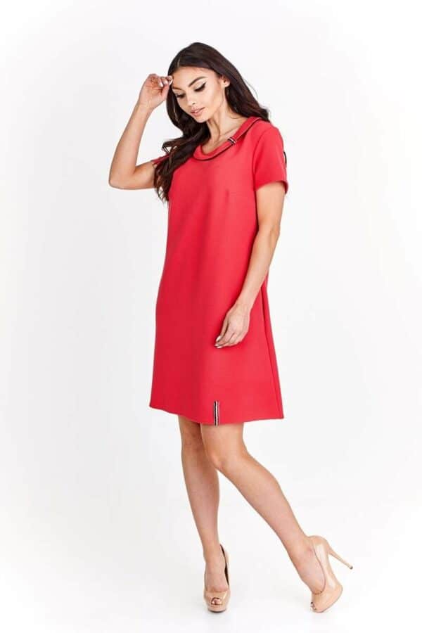 Малинено червена рокля трахпец с къс ръкав
