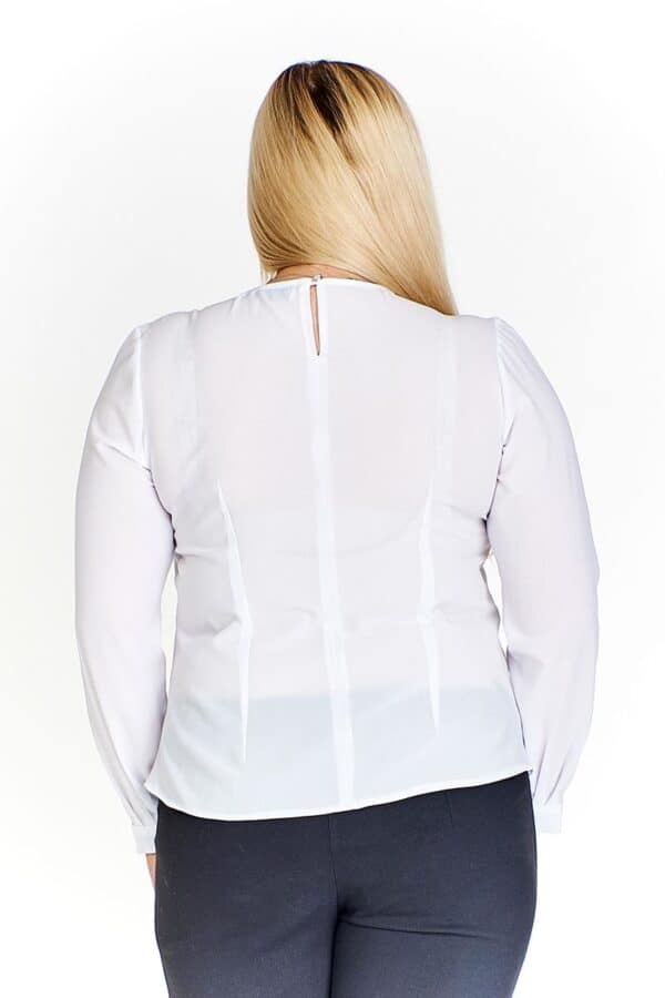 Ефирна бяла блуза с дълъг ръкав и метална плочка
