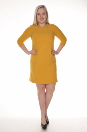 Кехлибарено жълта рокля трапец с 3/4 ръкав и цип на гърба