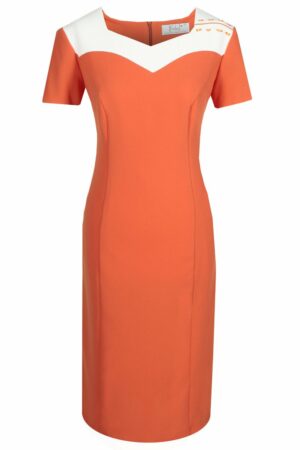Оранжева дамска рокля с къс ръкав и бяла платка с мъниста