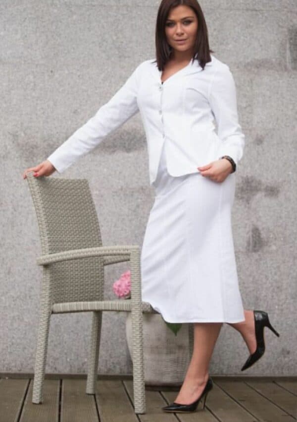 Бяло памучно дамско сако с дълъг ръкав