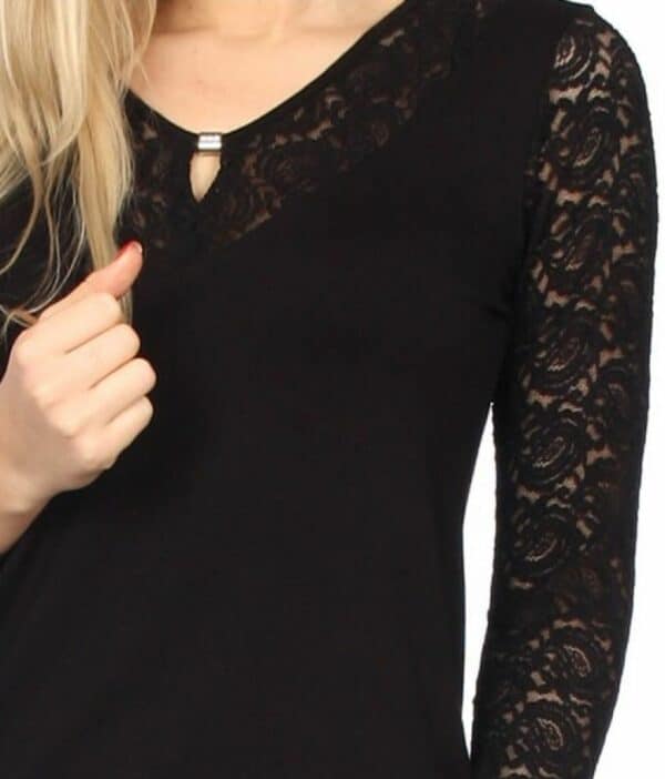 Черна дамска блуза с 3/4 дантелен ръкав