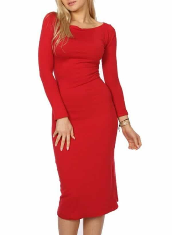 Червена тясна рокля с дълъг ръкав и дължина под коляното
