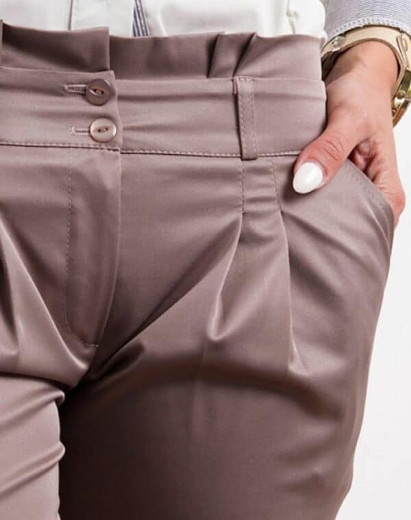 Дамски дълъг панталон с широк колан и плисета в цвят капучино