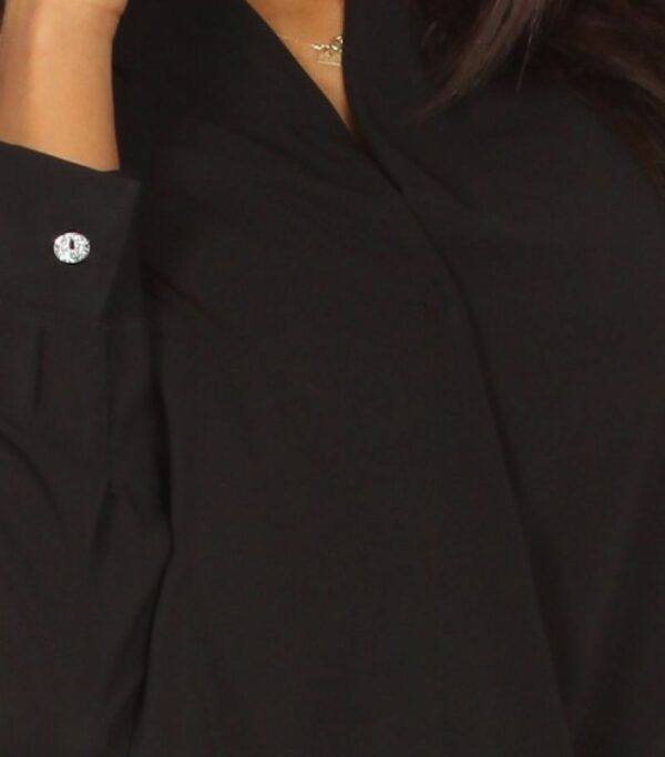 Елегантна черна дамска риза с дълъг ръкав и набрани предници