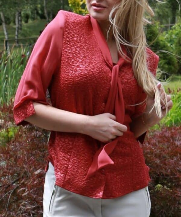 Елегантна дамска риза с 3/4 ръкав и панделка в бордо
