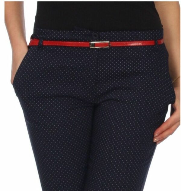 Тесен дамски панталон с дължина над глезена  - тъмно син на ситни бели точки
