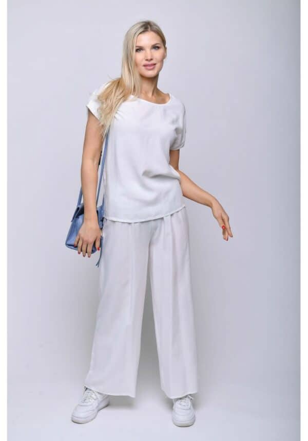 Бял ленен дамски комплект блуза и панталон