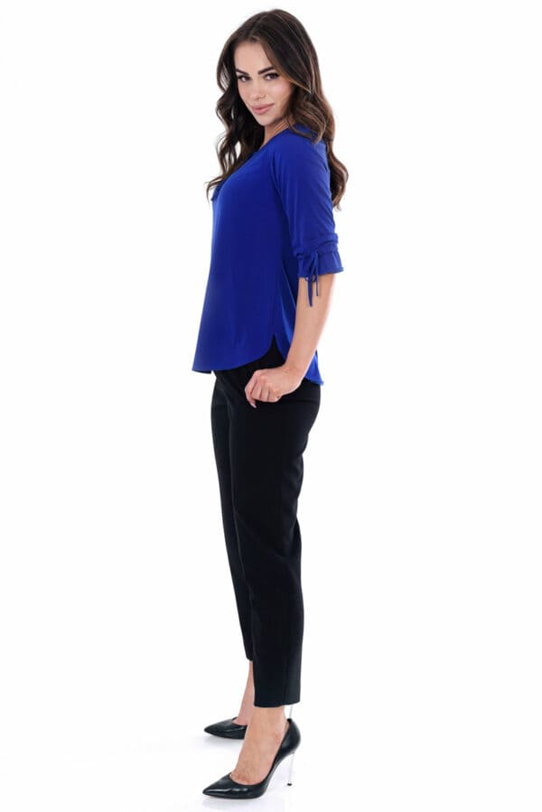 Еластична блуза с 3/4 ръкав и връзки 1034 синьо
