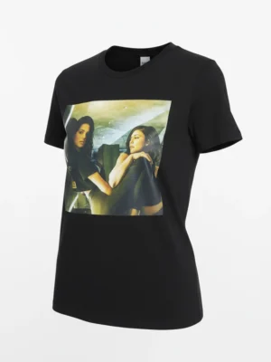 черна-тениска-kendall-kylie-графичен-принт
